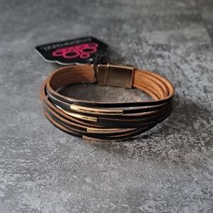 Paparazzi "Suburban Outing" Black Bracelet w/ Magnetic Closure